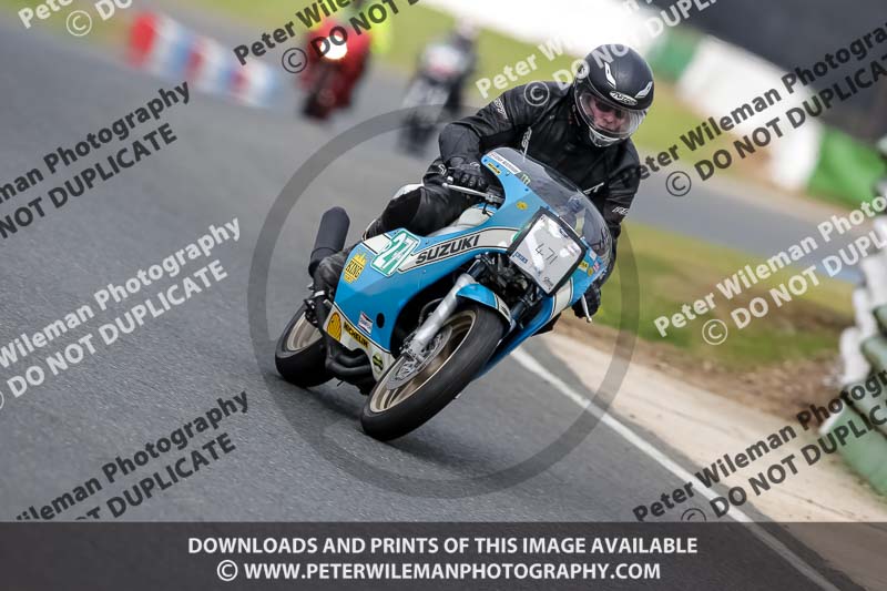 Vintage motorcycle club;eventdigitalimages;mallory park;mallory park trackday photographs;no limits trackdays;peter wileman photography;trackday digital images;trackday photos;vmcc festival 1000 bikes photographs